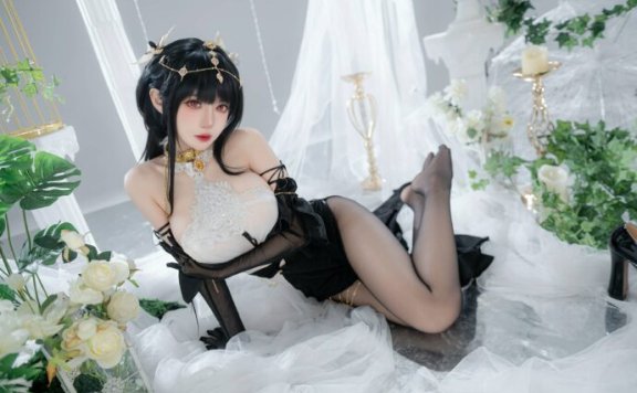 碧蓝航线cos系列：Shika小鹿鹿礼服版镇海COS柔美冷艳