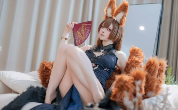 优雅与魅惑的双重奏：屿鱼YukakoCOS精彩演绎礼服版天城