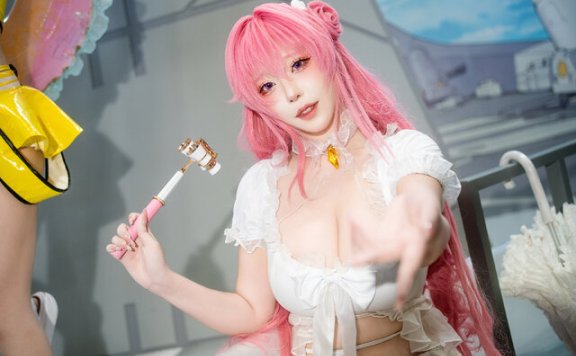 虚拟角色现身现场:菌烨Tako桃乐丝cos成为Comiket106焦点