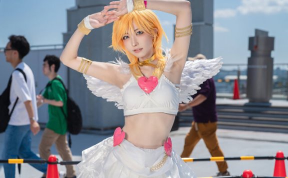 Comiket 106焦点:美里千明潘迪COS惊艳还原吊带袜天使