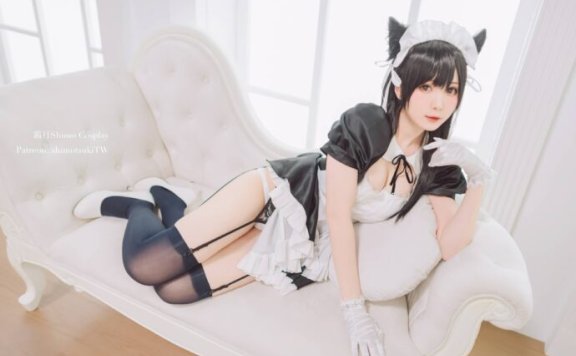 霜月shimo女仆爱宕COS:优雅与致命魅力在光影交错中绽放