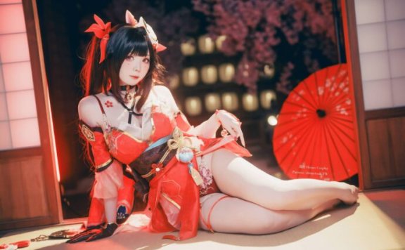 假面背后的魅惑：霜月shimoCOS星穹铁道花火的戏剧之美