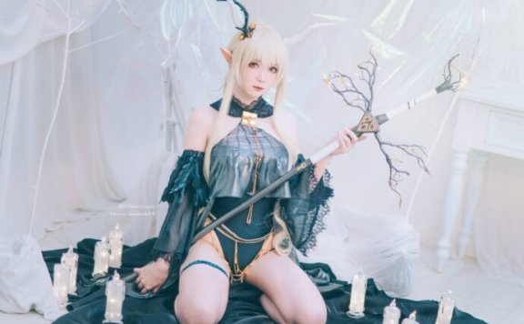 黑暗中的温柔天使：霜月shimoCOS明日方舟闪灵的医者魅力