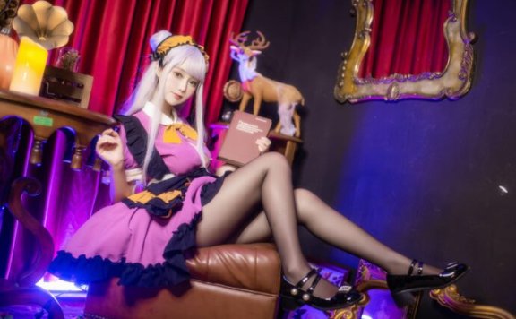 羽生三未万圣节原创COS:演绎甜美与神秘交织的魔法女仆