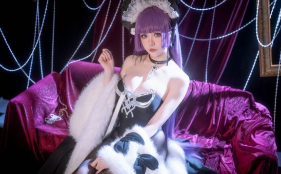 冷艳诱惑与娇羞等待:星之迟迟COS诠释塔什干的经典魅力