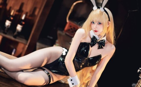 碧蓝航线兔女郎怨仇COS:羽生三未演绎魅惑与神秘的双重魅力