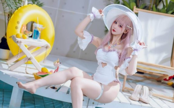 羽生三未泳装普利茅斯COS：夏日海风与皇家气质的完美融合