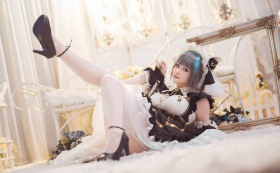 从游戏到现实:屿鱼YukakoCOS演绎皇家舰娘柴郡的独特魅力