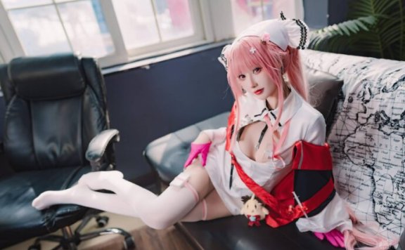 羽生三未护士英仙座COS:演绎碧蓝航线魅力四射的轻航舰娘