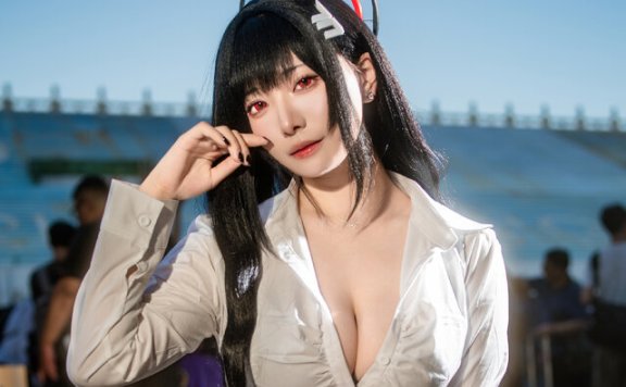 蔚蓝档案老大姐气场全开：葵Aoi神级调月莉音COS征服FF45