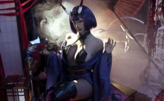 酒吞童子妖艳再现:蠢沫沫COS完美诠释FGO中的鬼王魅力