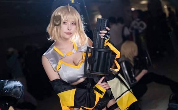 从战场到现实:Nagisha胜利女神妮姬·阿妮斯COS闪耀池袋