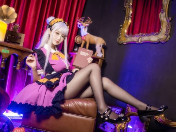 羽生三未万圣节原创COS：演绎甜美与神秘交织的魔法女仆