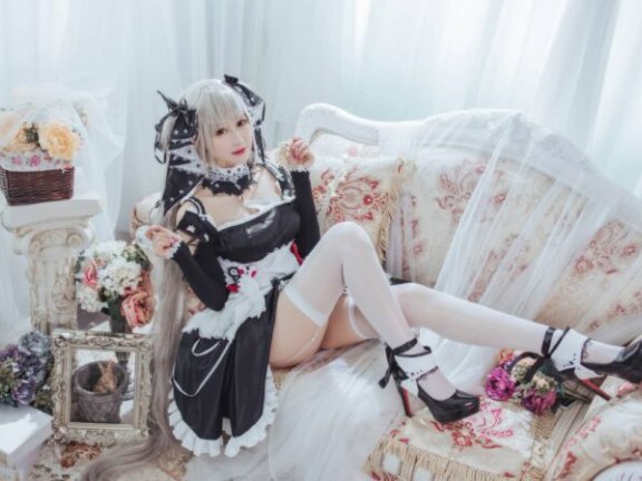 羽生三未可畏COS：演绎碧蓝航线皇家女仆的优雅与俏皮
