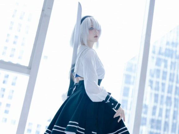 冷艳与信念的交织：屿鱼YukakoCOS尼尔机械纪元中的2B