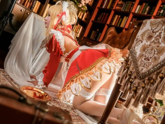 羽生三未尼禄·克劳狄乌斯COS：演绎美的化身与帝王风范