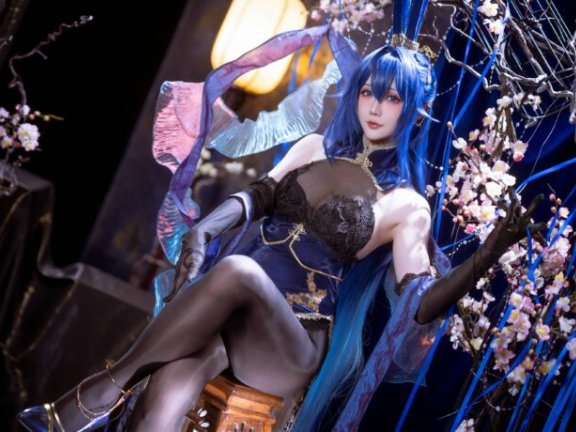 从战舰到舞台：星之迟迟兔女郎新泽西COS魅力与力量共舞