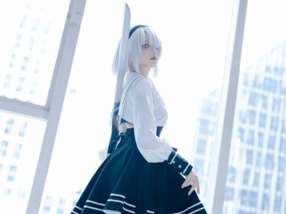 冷艳与信念的交织:屿鱼YukakoCOS尼尔机械纪元中的2B