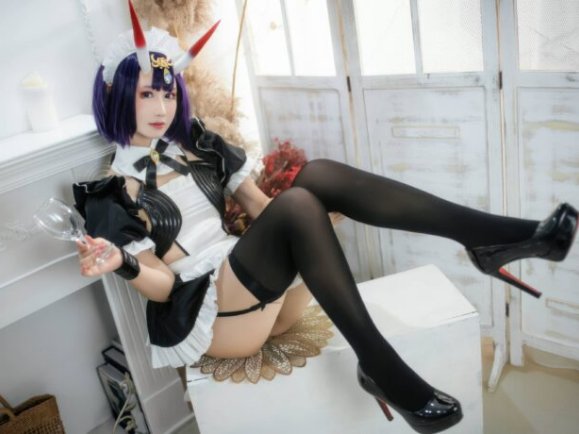 羽生三未女仆COS：完美演绎FGO酒吞童子性感的鬼之魅惑