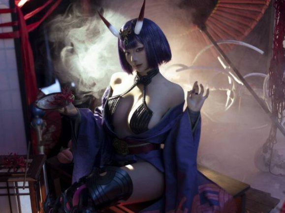 酒吞童子妖艳再现：蠢沫沫COS完美诠释FGO中的鬼王魅力