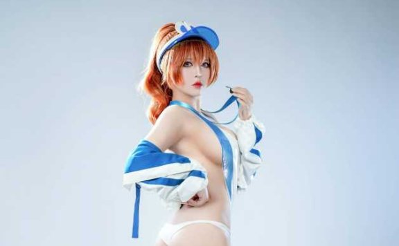 棕色尘埃杰尼斯COS：BANBANKO半半子诠释水上守护者魅力