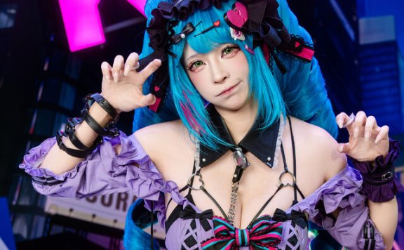 千葉球球莫利哀COS:性感与魅力爆棚,东京电玩展震撼全场