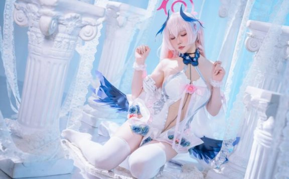 反差感的完美体现：星之迟迟高还原度COS下江小春之魅力