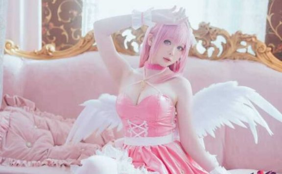 霜月shimo甜心天使COS：粉色温柔编织触手可及的治愈童话