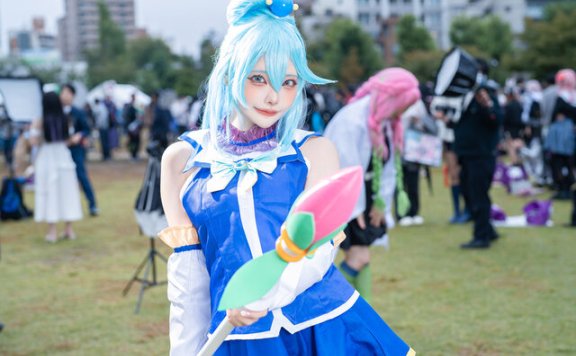 池袋万圣节上的女神级还原：Mizuha Eto阿克娅COS引发热潮
