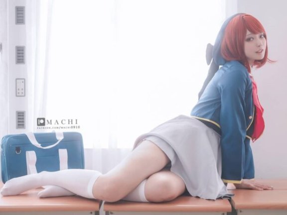 明亮逆光下的偶像:探秘Machi馬吉演绎有马加奈的cos魅力