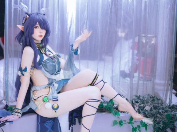 月影圣女现人间:霜月shimoCOS演绎原神菈乌玛的圣女魅力