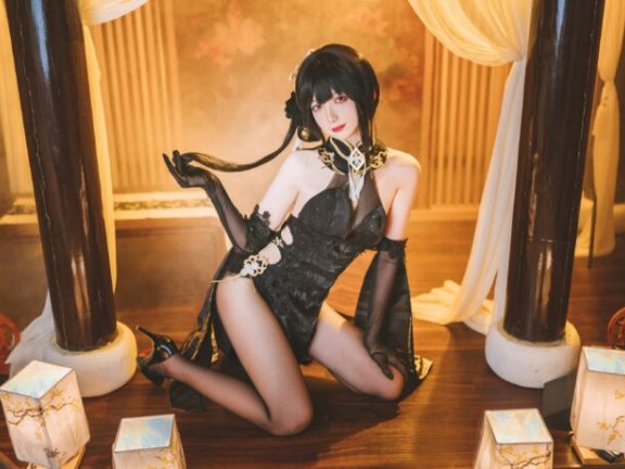 封疆疆v镇海旗袍COS：碧蓝航线舰娘的东方韵味与性感魅力