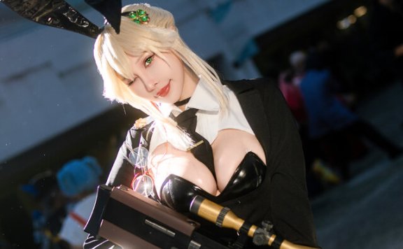 兔女郎特工上线！餓小璇miu演绎胜利女神爱德高完成度COS