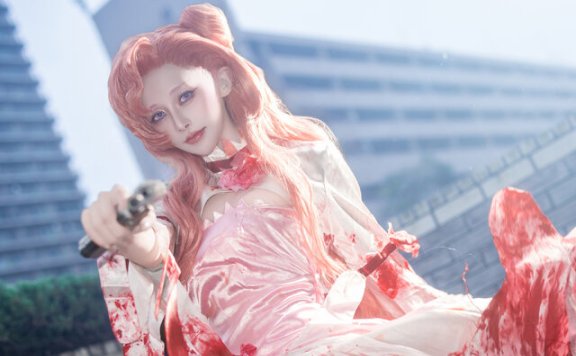 一眼万年：零崎紗耶尤菲米娅COS完美捕捉皇女的风华与悲情