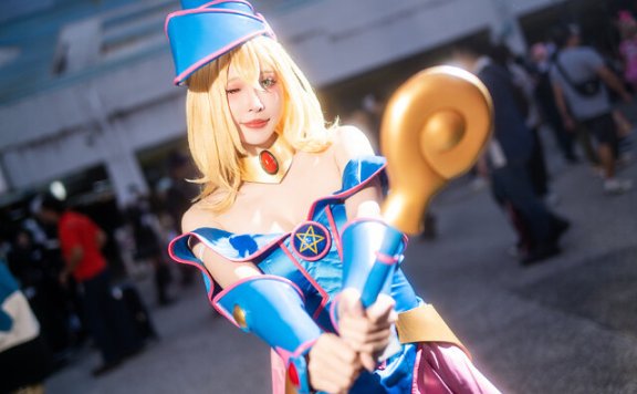 当魔法与笑容同框：餓小璇miuCOS游戏王黑魔导女孩的魅力