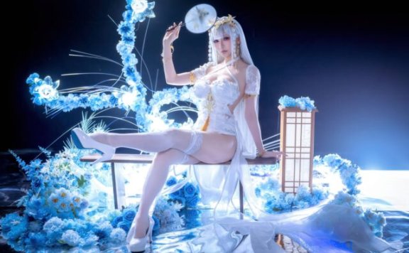 星之迟迟埃姆登COS:碧蓝航线旗袍下的冷艳神秘与距离感美