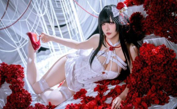 礼服版星之迟迟COS：米哈拉高贵冷艳与精致性感的完美呈现