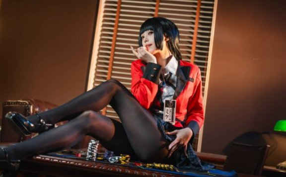 蜜汁猫裘蛇喰梦子COS赏析:演绎危险与愉悦并存的赌局美学