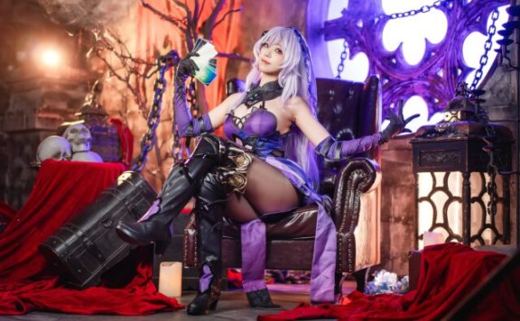 蜜汁猫裘黑天鹅COS：演绎崩坏星穹铁道占卜者的神秘与优雅