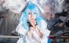 Hikabebe菲娜COS：デナアビ梦幻蓝发与温柔微笑的完美融合