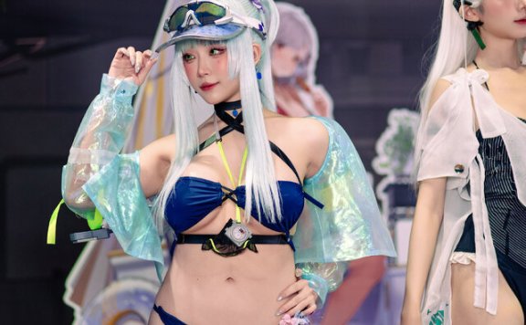 凌晨lingchen可露凯COS赏析｜少女前线2泳装造型惊艳电玩展