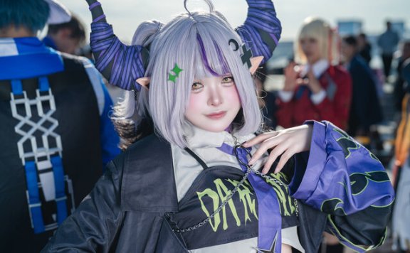 Hololive拉普拉斯COS：猫山たぬ演绎傲娇与甜美的极致反差