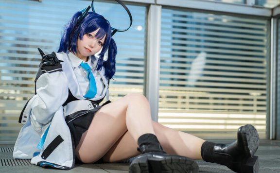 蔚蓝档案早濑优香COS：水木诗郎治愈系学园少女的完美演绎