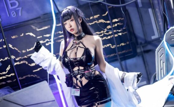 清水由乃米哈拉COS：胜利女神妮姬高还原危险冷艳气场拉满