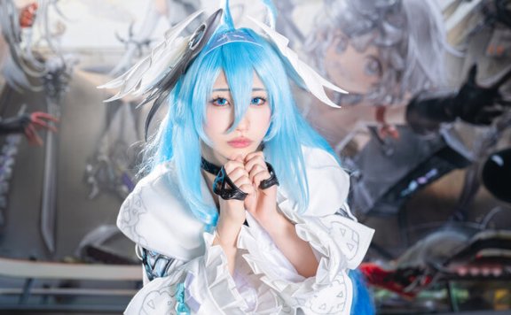 Hikabebe菲娜COS：デナアビ梦幻蓝发与温柔微笑的完美融合