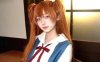 Neinei惊艳COS女学生：白色奥黛圆框眼镜展现纯真温婉气质