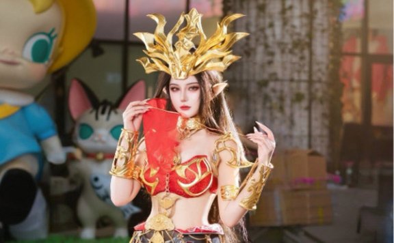 美杜莎女王COS惊艳全场！潘黄天诗完美演绎斗破苍穹蛇族女王