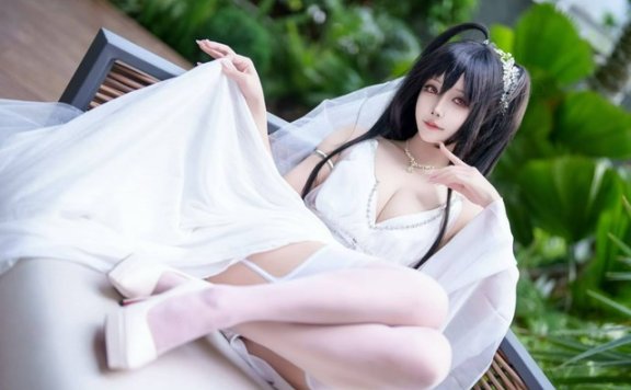 碧蓝航线潮风中的深情誓约:中岛莫之子i大凤花嫁cos美学叙事