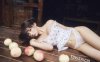 《桃子》蜜桃少女COS赏析：蠢沫沫演绎夏日清甜与慵懒气息