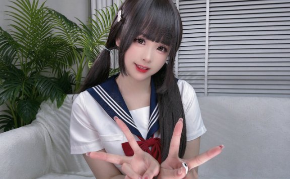 清甜与清冷的碰撞：miko酱wwCOS漆皮死库水JK混搭太惊艳